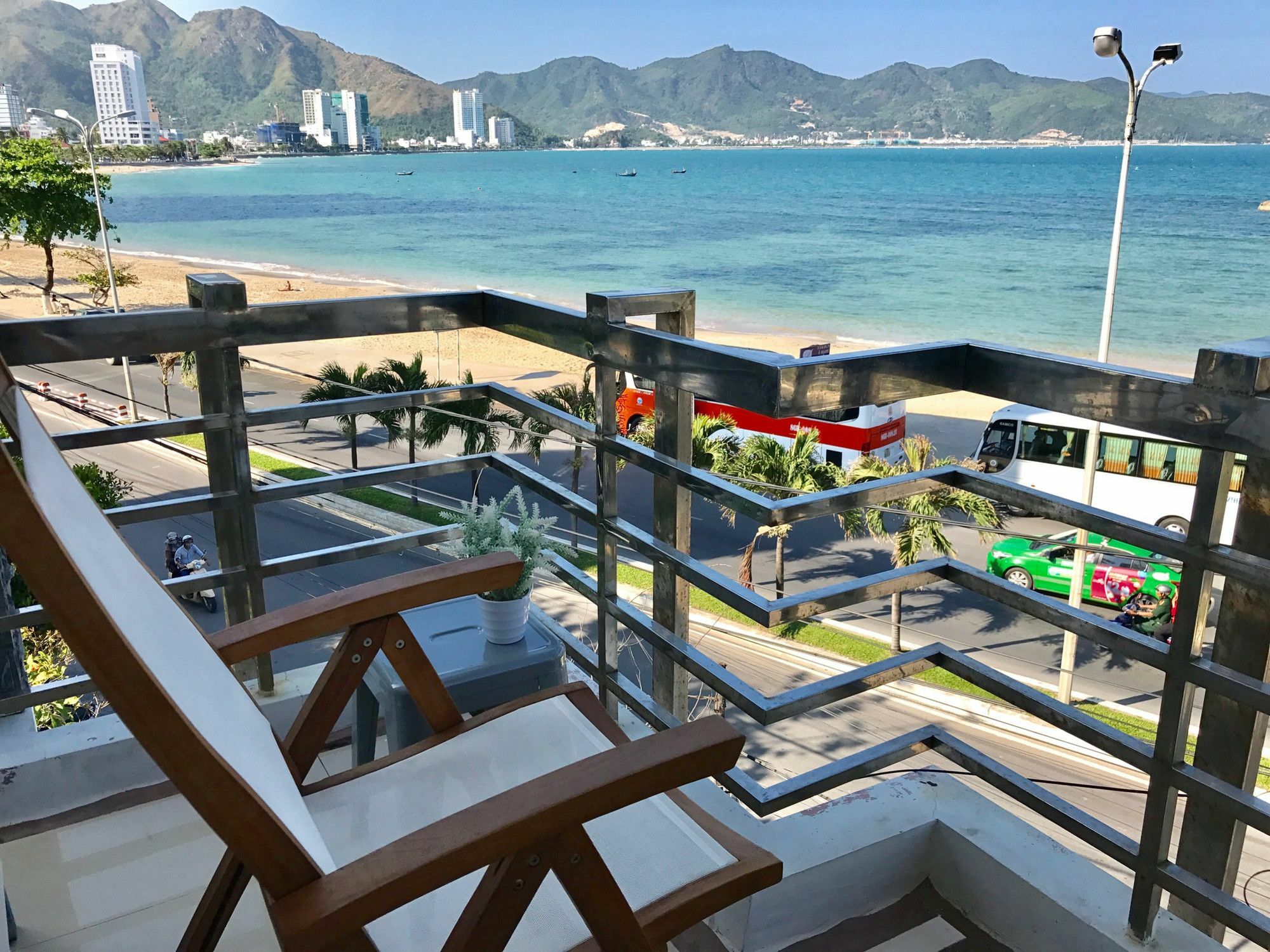 Vivid Seaside Homestay Nha Trang Exterior photo